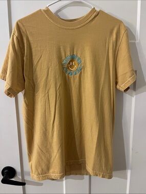 Mustard Graphic Short-Sleeve Crewneck T-Shirt